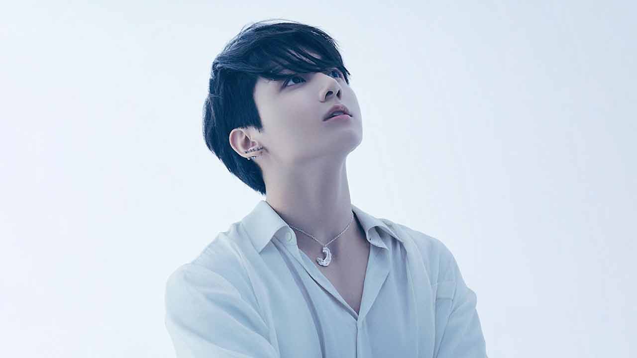 জাংকুকের বাসায় খাবার পাটাচ্ছেন ভক্তরা