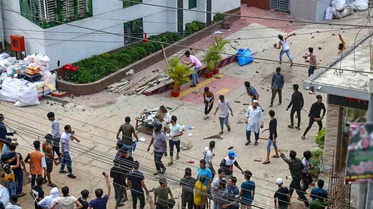 ৩০০ জনের বিরুদ্ধে মামলায় গ্রেপ্তার মাত্র ২৮