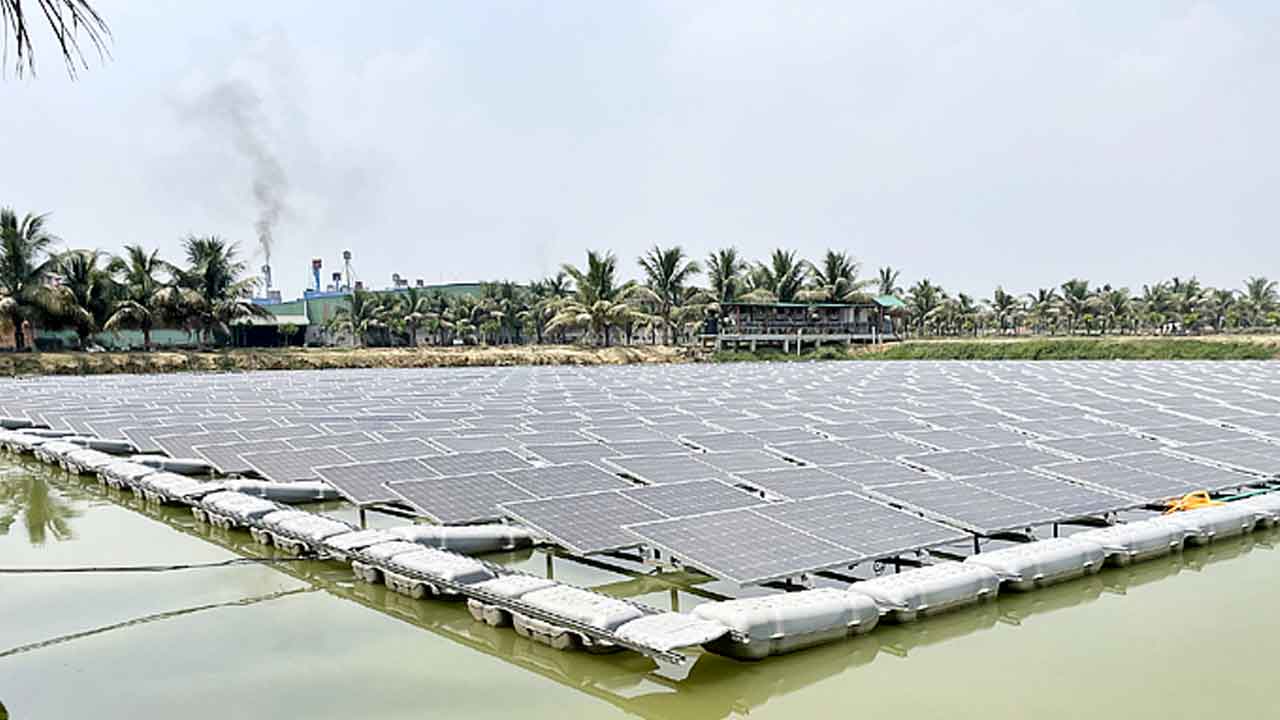 জাতীয় গ্রিডে যুক্ত হলো প্রথম ভাসমান সৌরবিদ্যুৎ কেন্দ্র