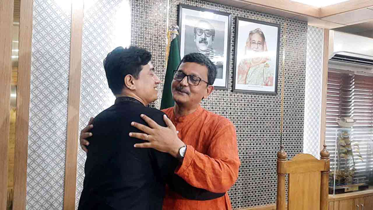 সচিবালয়ে ঈদের আমেজ, উপস্থিতি কম