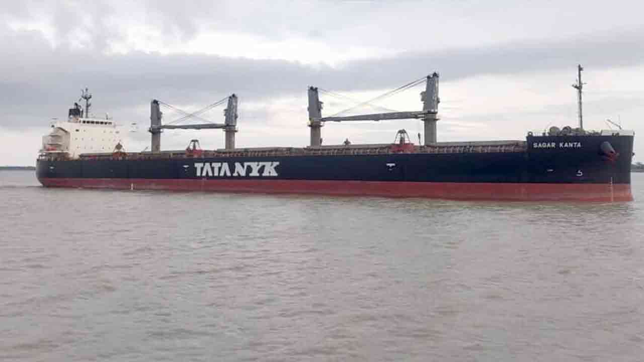 পায়রায় এলো আরও ৩৭ হাজার টন কয়লা 