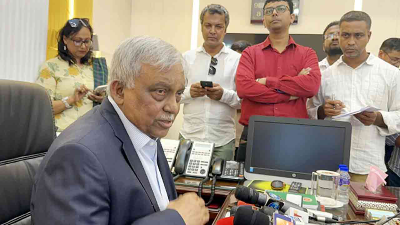 স্বরাষ্ট্রমন্ত্রী আসাদুজ্জামান খান কামাল