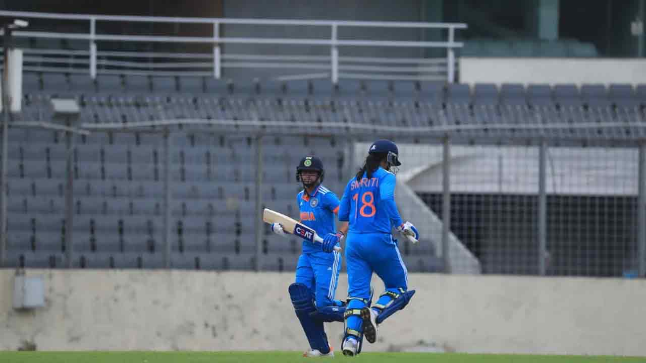 হরমনপ্রীত কৌর ও স্মৃতি মান্দানা