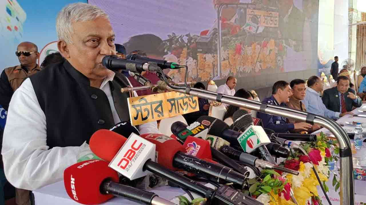 স্বরাষ্ট্রমন্ত্রী আসাদুজ্জামান খান কামাল