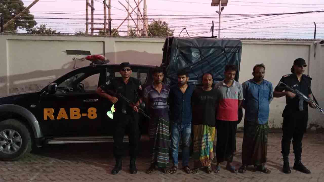 ফরিদপুরে অভিনব কায়দায় ডাকাতদল আটক