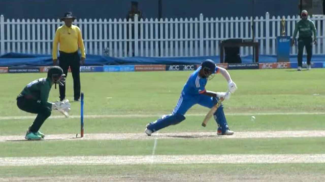 বাংলাদেশ-ভারতের ম্যাচের একটি দৃশ্য