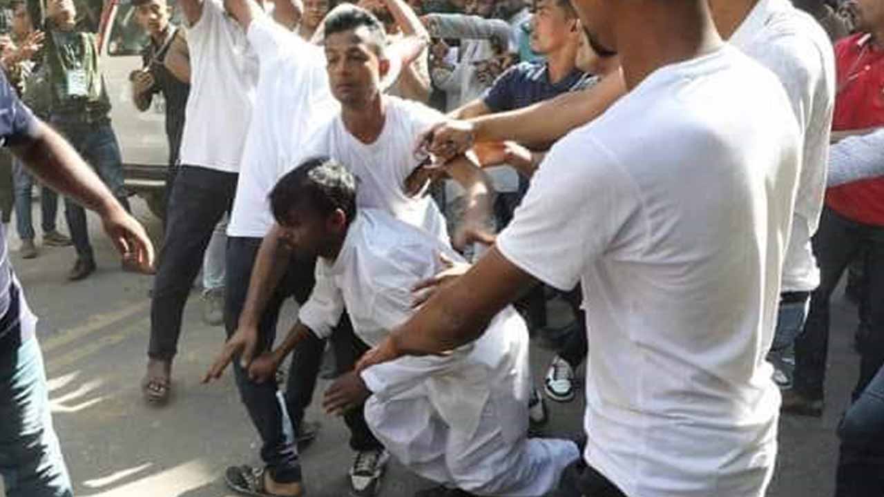 হিরো আলমের ওপর হামলা করা হচ্ছে