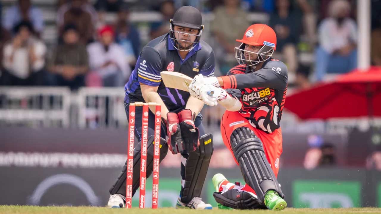 ব্যাট হাতে ৩৬ রান ও বল হাতে ১ উইকেট নেন সাকিব