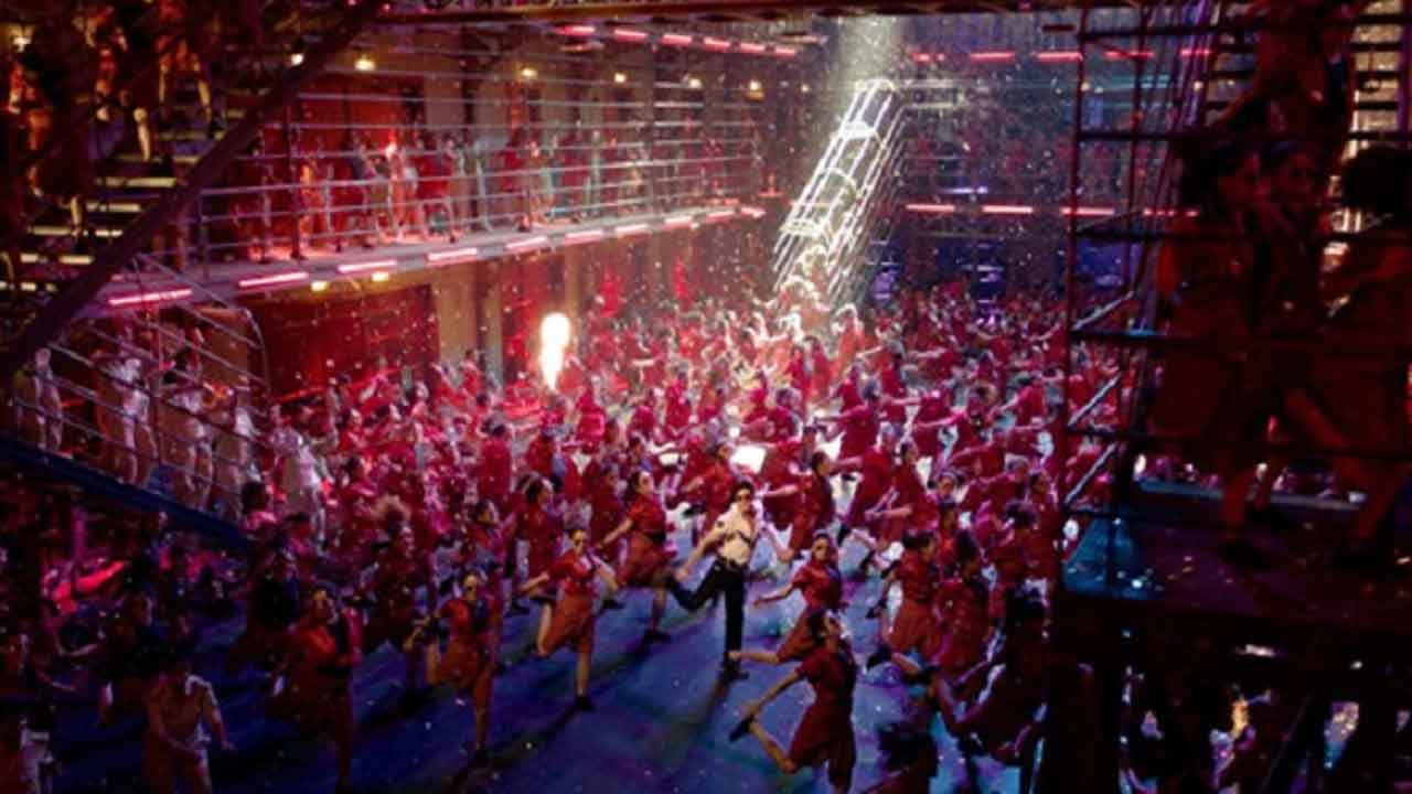 শাহরুখের সঙ্গে নাচলেন ১ হাজার নৃত্যশিল্পী