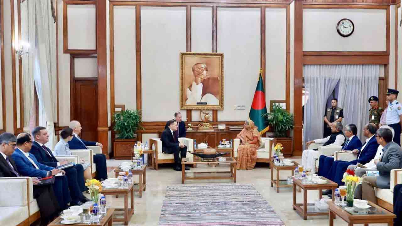 প্রধানমন্ত্রীর সঙ্গে রোসাটম মহাপরিচালকের সৌজন্য সাক্ষাৎ