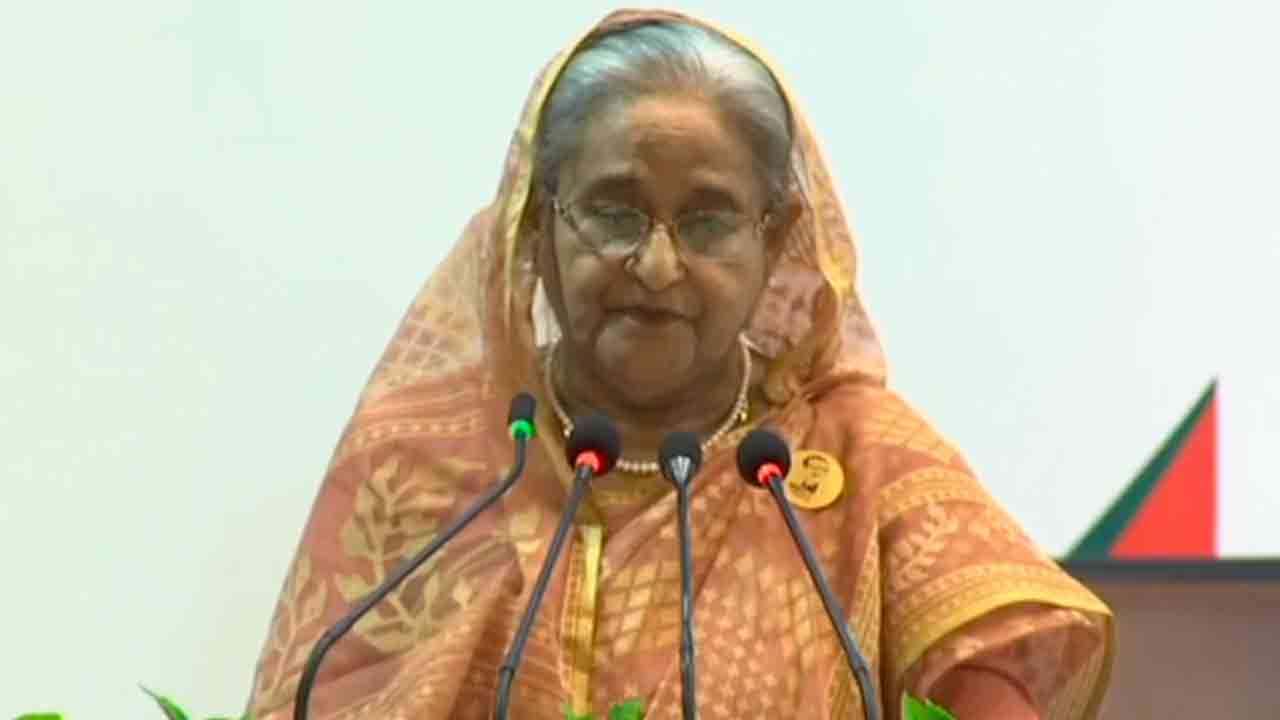 বঙ্গবন্ধু জনপ্রশাসন পদক প্রদান অনুষ্ঠানে প্রধানমন্ত্রী শেখ হাসিনা