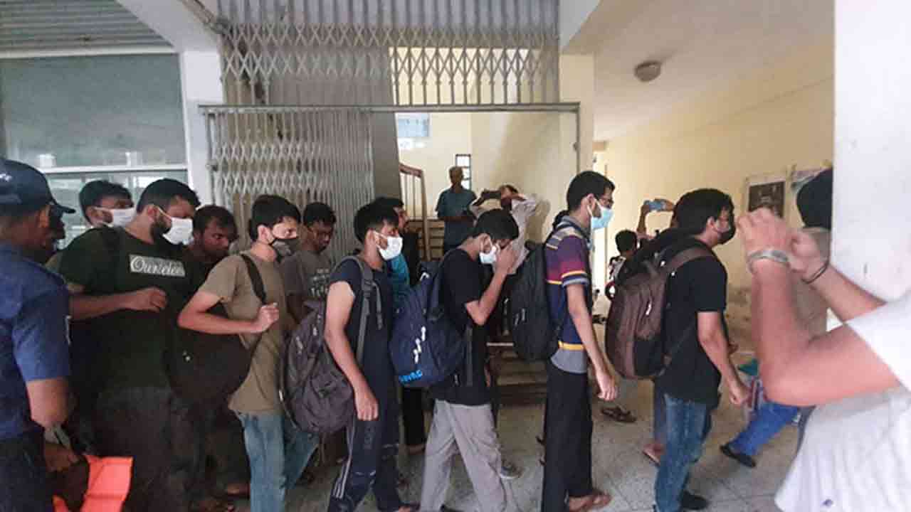 ৩৪ শিক্ষার্থীর রিমান্ড চাওয়া হবে চাইবে পুলিশ