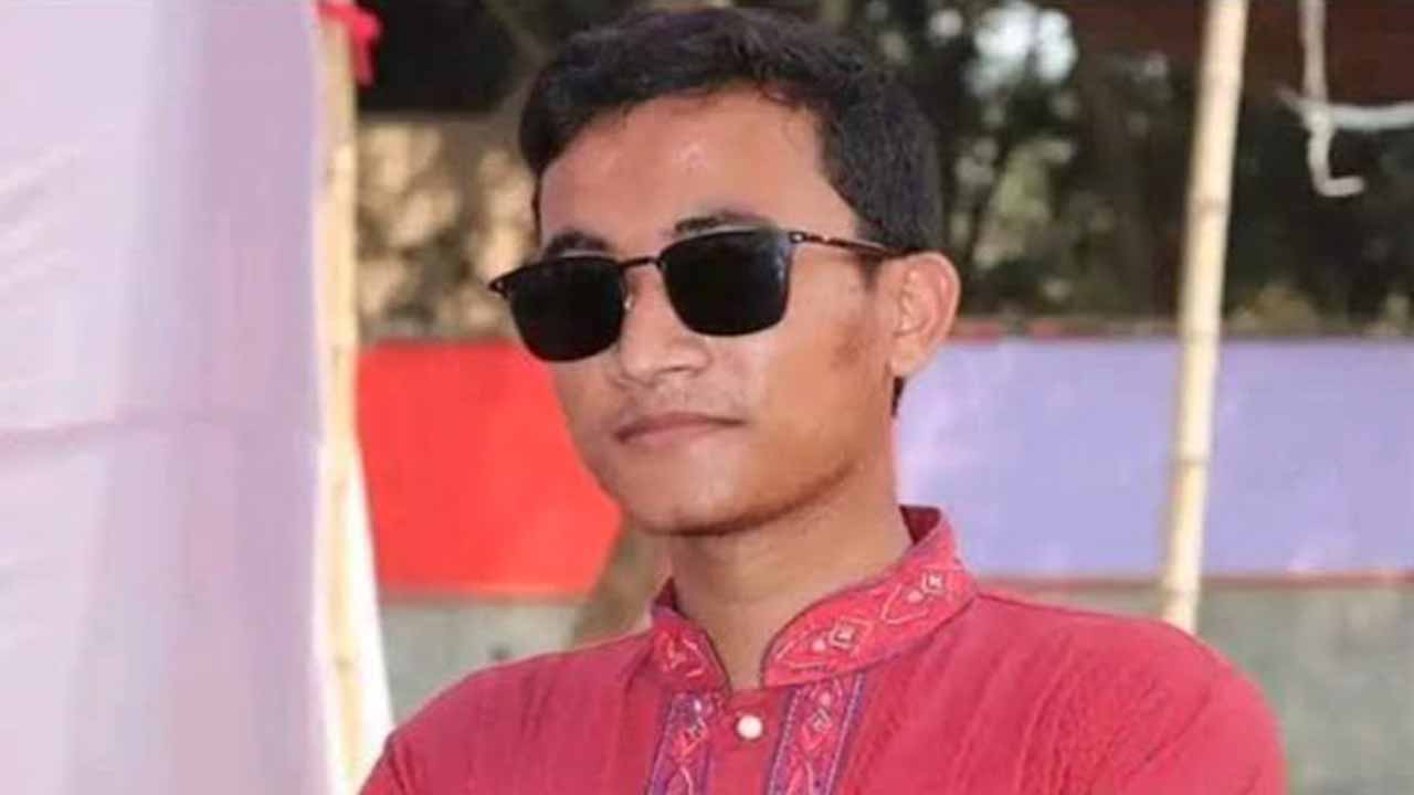 জগন্নাথ বিশ্ববিদ্যালয়ের ছাত্র রুদ্র সরকার। ছবি: সংগৃহীত