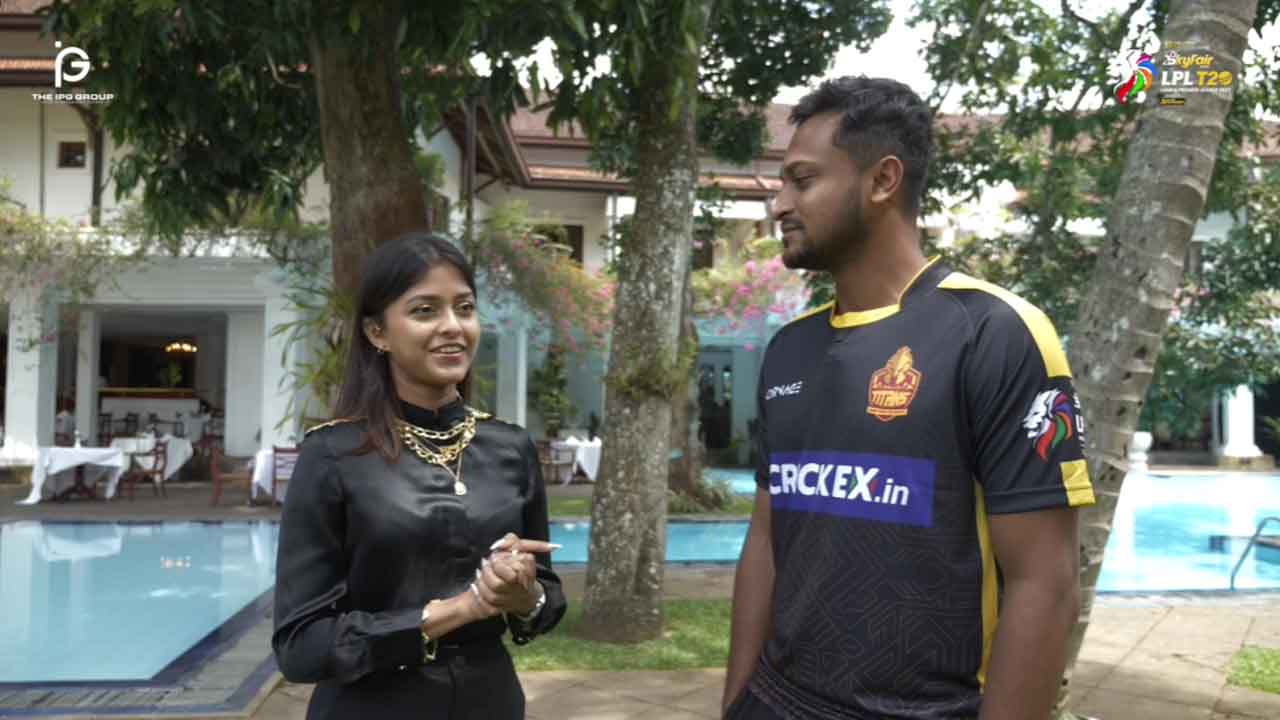 ইয়োহানি ডি সিলভার সঙ্গে সাকিব