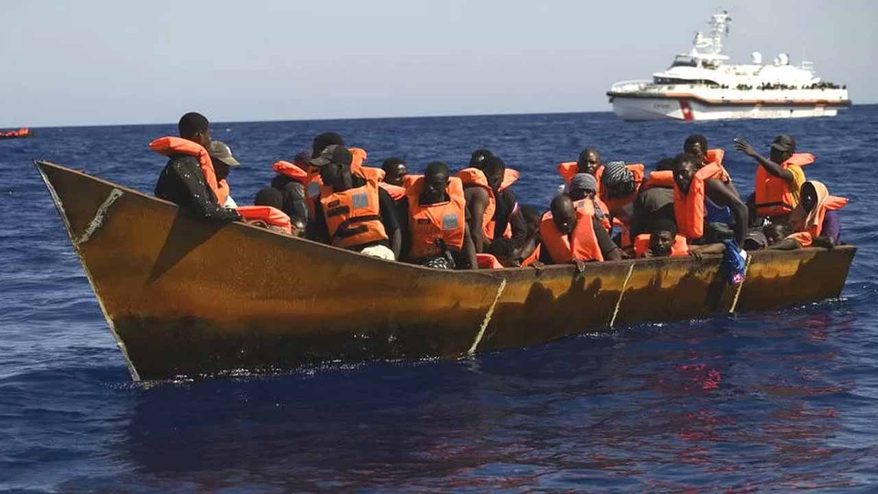 ইতালিতে অভিবাসনপ্রত্যাশীদের নৌকাডুবি, নিহত ৪১
