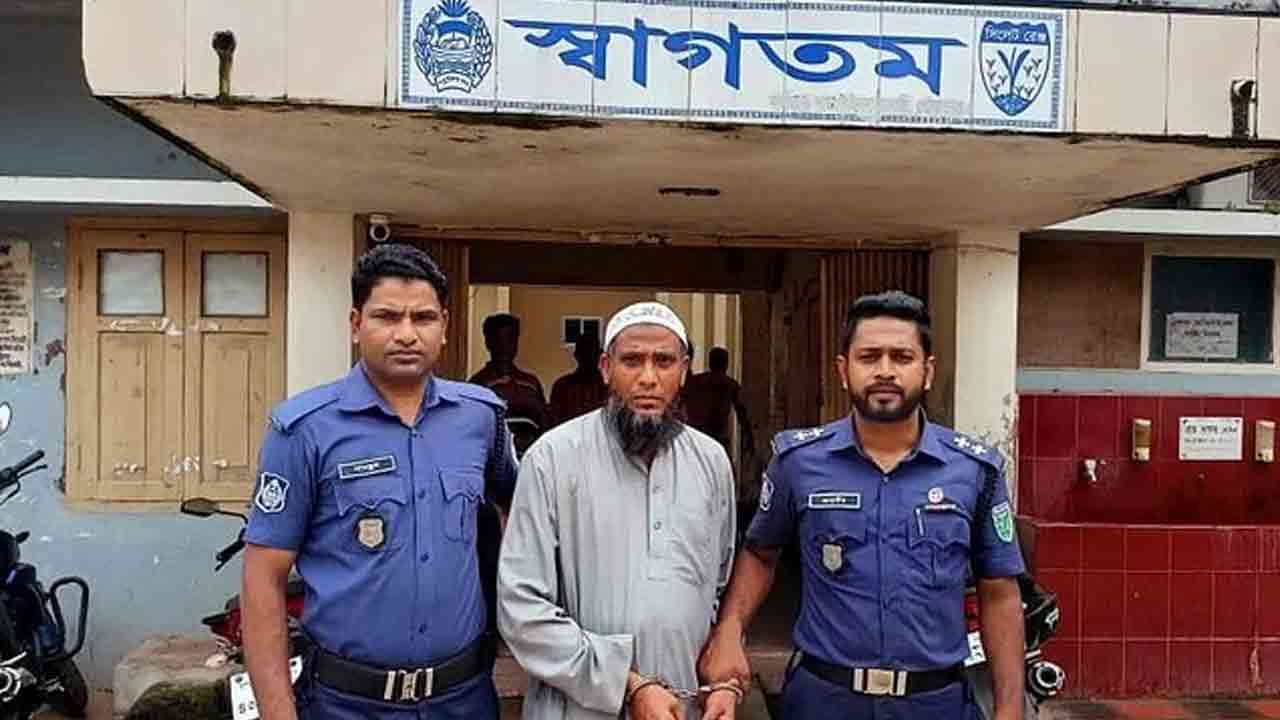 বোরকা পরে বোনের কুলখানিতে এসে গ্রেপ্তার