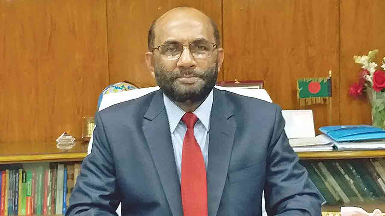 মৎস্য ও প্রাণিসম্পদমন্ত্রী শ ম রেজাউল করিম (ফাইল ছবি)