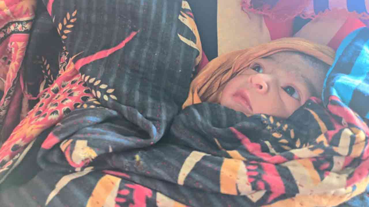 ওয়াটার বাসেই ফুটফুটে সন্তানের জন্ম দিলেন লামিয়া