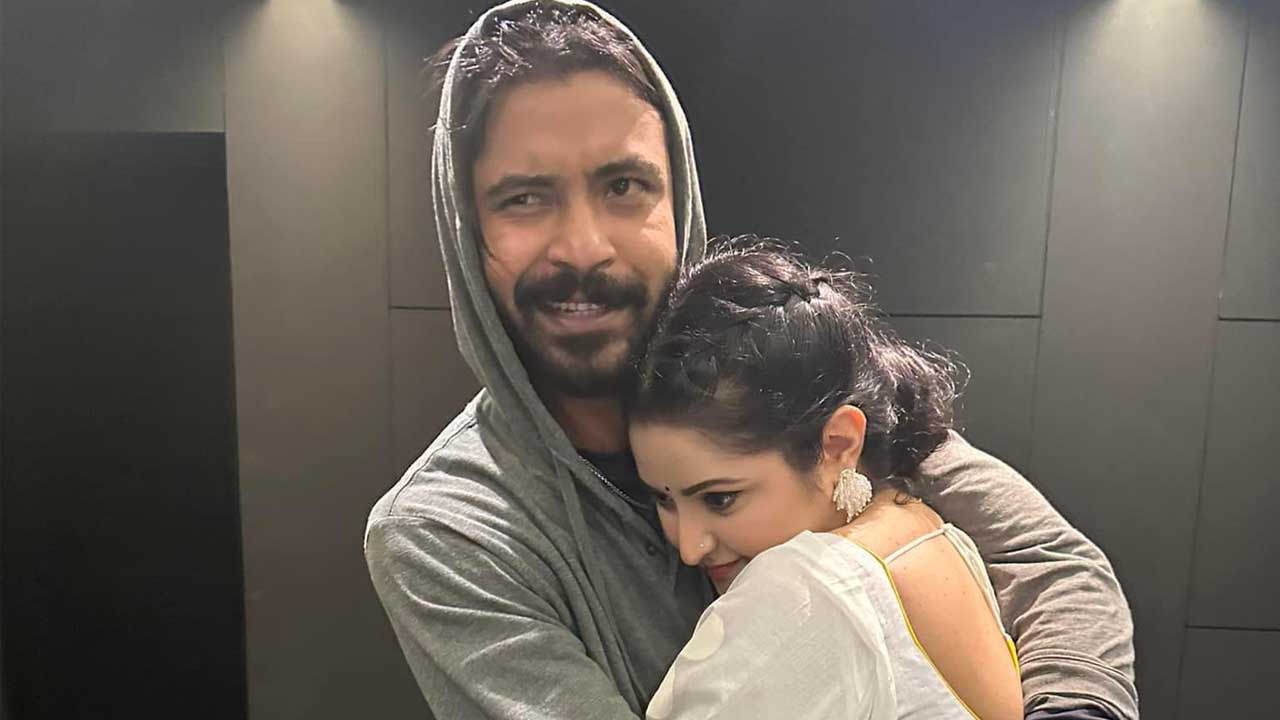 আবারও মিলে গেলেন রাজ-পরী 