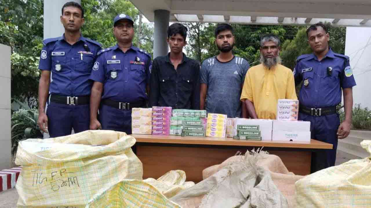 সাড়ে চার লাখ টাকার ভারতীয় প্রসাধনী উদ্ধার, গ্রেপ্তার ৩