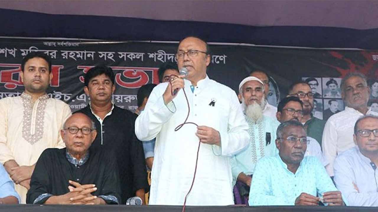 বক্তব্য রাখছেন রাজশাহী সিটি করপোরেশনের মেয়র এ এইচ এম খায়রুজ্জামান লিটন।