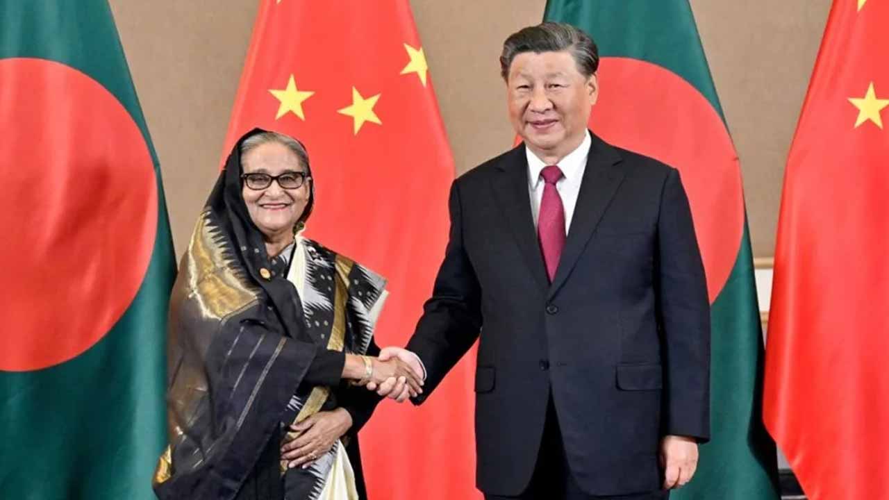 ব্রিকস শীর্ষ সম্মেলনের ফাঁকে প্রধানমন্ত্রী শেখ হাসিনার সঙ্গে চীনা প্রেসিডেন্ট শি জিনপিং। সংগৃহীত ছবি