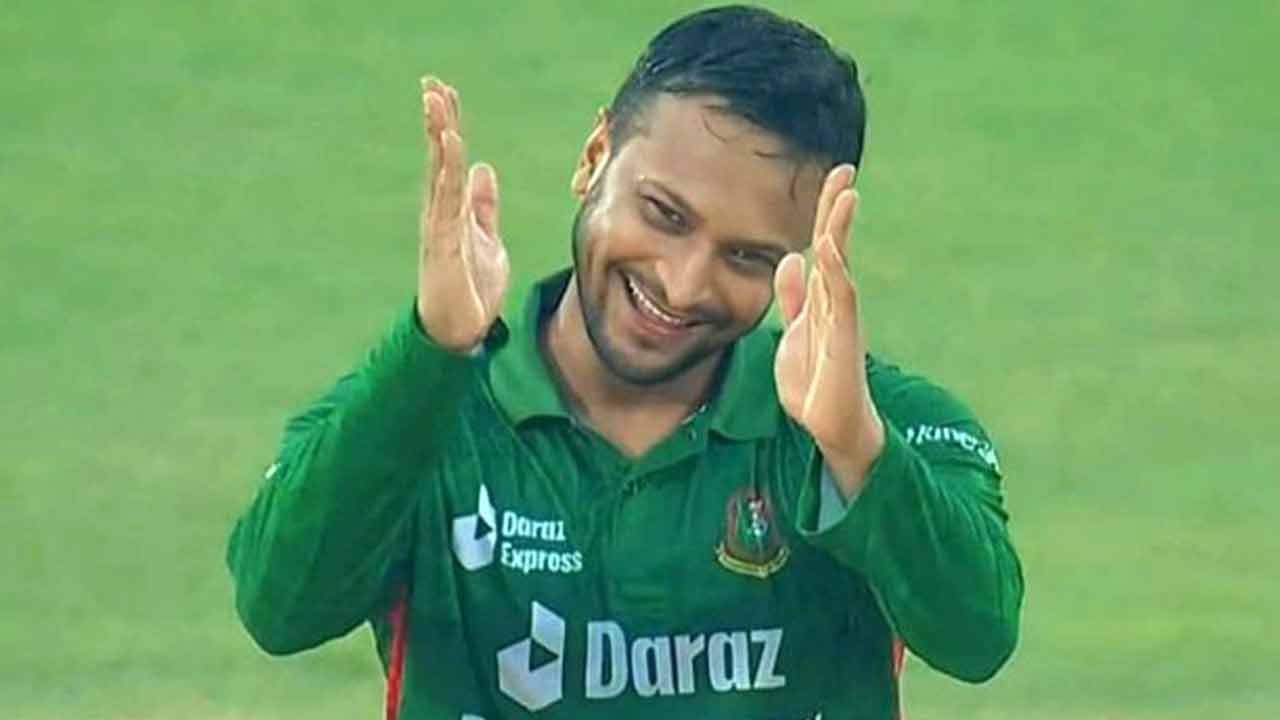 বিশ্বসেরা অলরাউন্ডার সাকিব আল হাসান। ফাইল ছবি