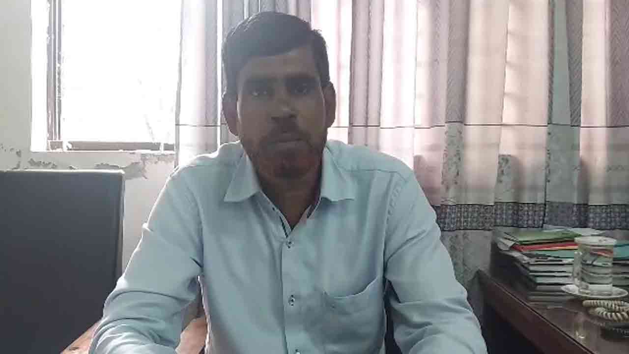 পবিপ্রবি’র ডেপুটি রেজিস্ট্রার মিজানুর রহমান টমাস