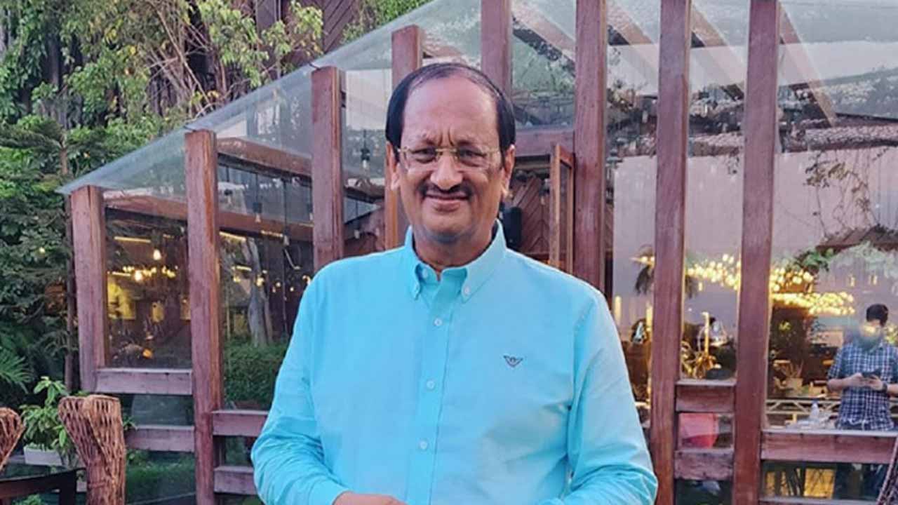 খন্দকার মুশতাক আহমেদ (ফাইল ছবি)