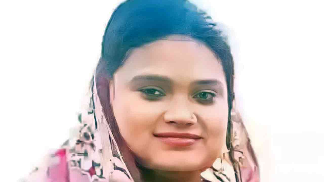 নিখোঁজ গৃহবধূ রেশমা আক্তার