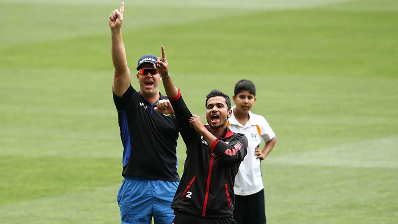 বাংলাদেশ দলের বোলিং কোচ ছিলেন হিথ স্ট্রিক