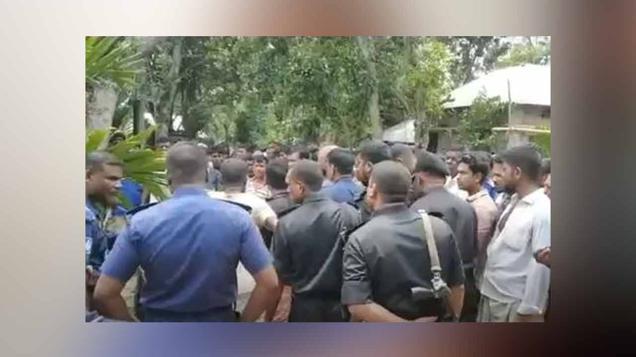 ওই এলাকায় আতঙ্ক বিরাজ করছে