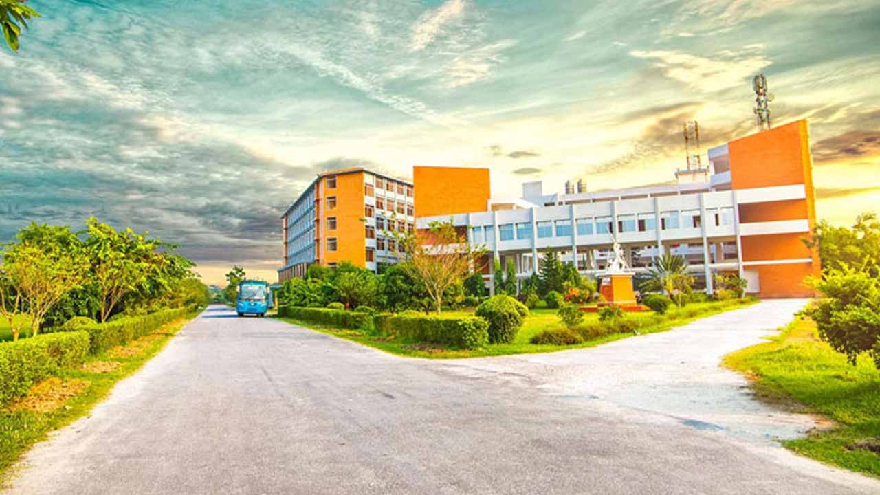 যশোর বিজ্ঞান ও প্রযুক্তি বিশ্ববিদ্যালয় (ফাইল ছবি)