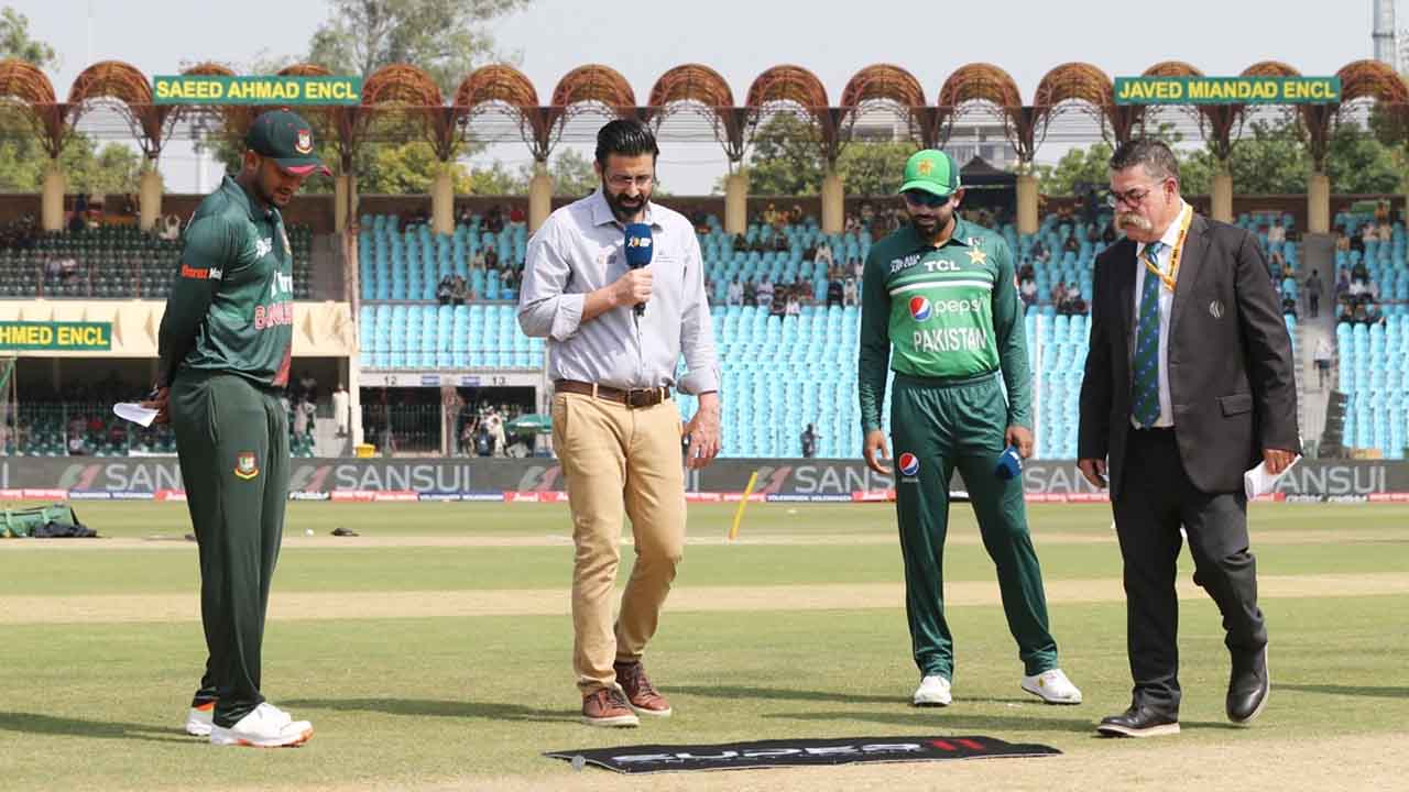 টস জিতেছে বাংলাদেশ