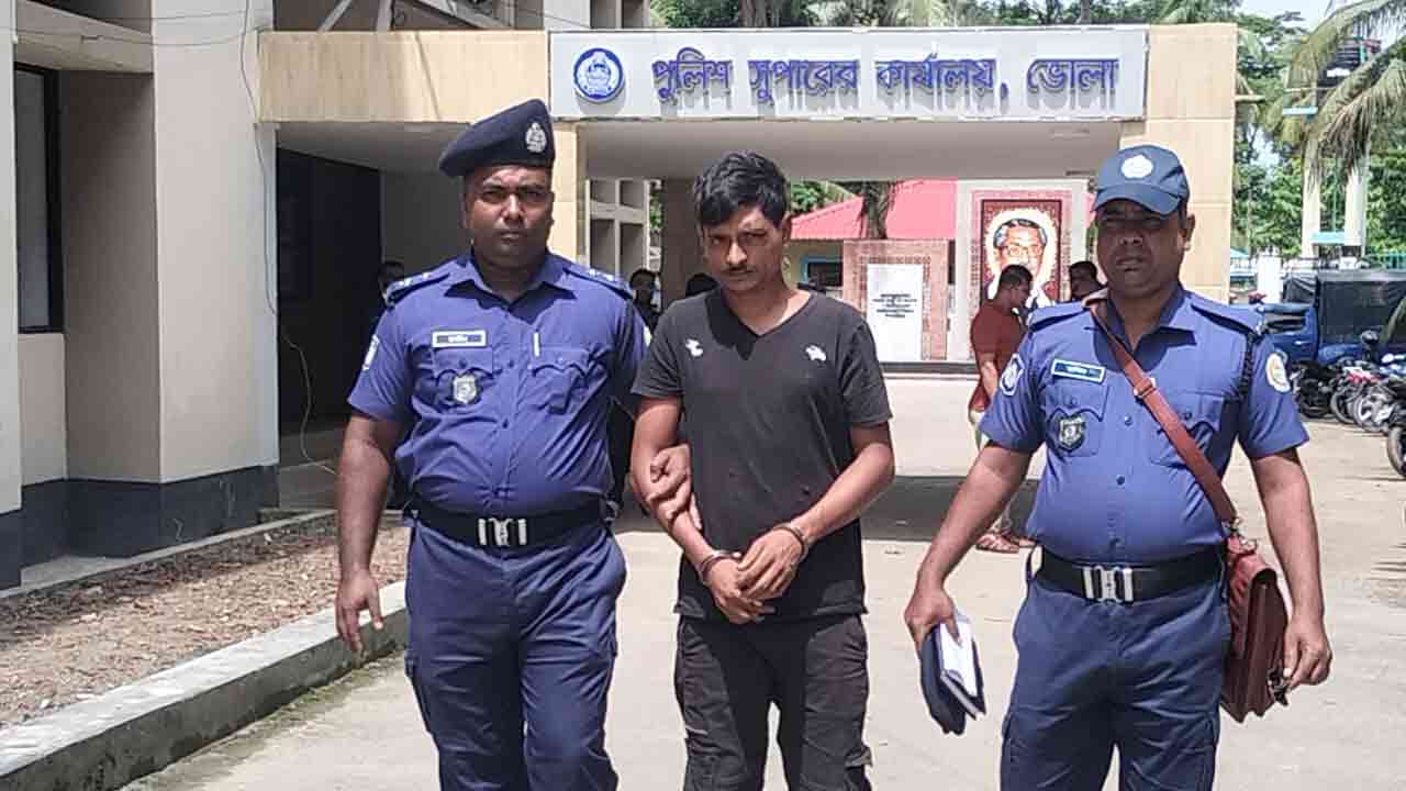 ভোলায় চুরির অভিযোগে গ্রেপ্তার ৪