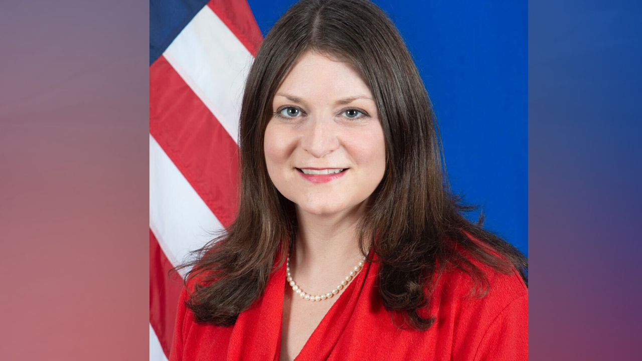 সামরিক বিষয়ক ব্যুরোর ডেপুটি অ্যাসিস্ট্যান্ট সেক্রেটারি মিরা রেজনিক (ফাইল ছবি)