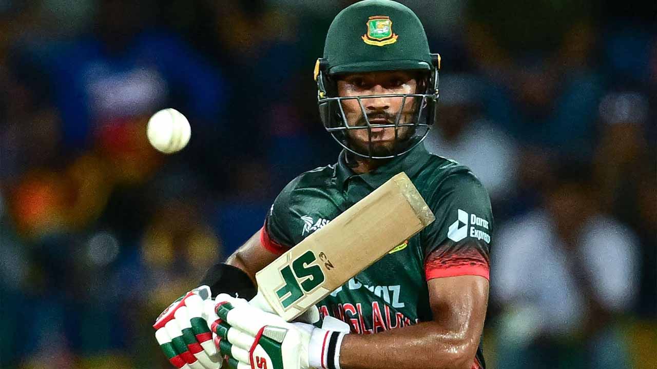 ৪৬ বলে ২১ রান করলেন নাঈম শেখ