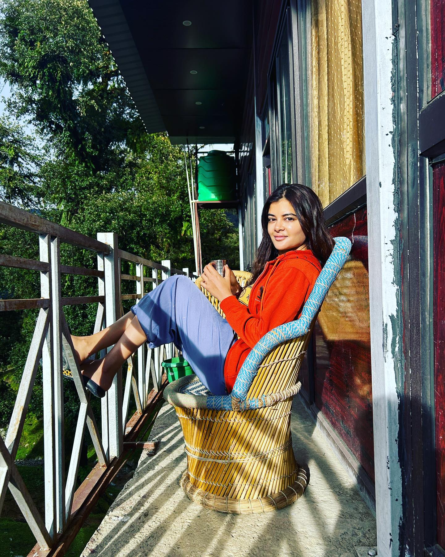 এই ছবি পোস্ট করে কটাক্ষের মুখে মধুমিতা । ছবি: ফেসবুক