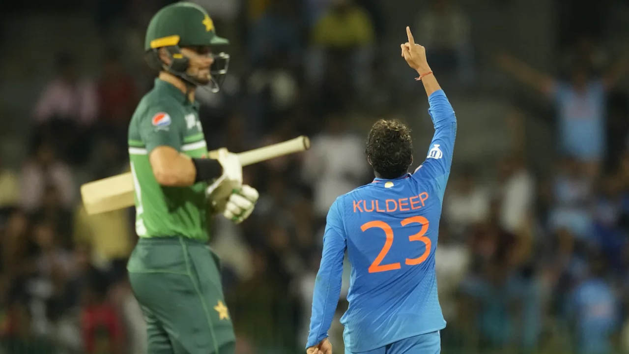 ২৫ রানে ৫ উইকেট নেন কুলদীপ যাদব