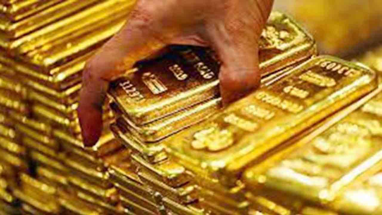 চার কর্মকর্তাকে বরখাস্ত করল কাস্টমস