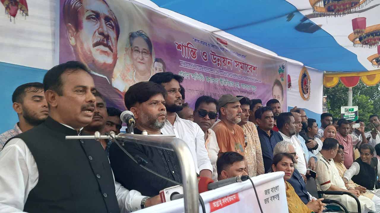 বক্তব্য রাখছেন আওয়ামী লীগের বিজ্ঞান ও প্রযুক্তি বিষয়ক সম্পাদক ইঞ্জিনিয়ার মো. আবদুস সবুর।