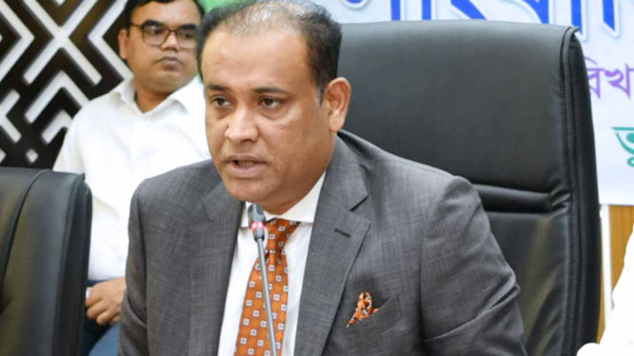 ভূমিমন্ত্রী সাইফুজ্জামান চৌধুরী জাবেদ (ফাইল ছবি)