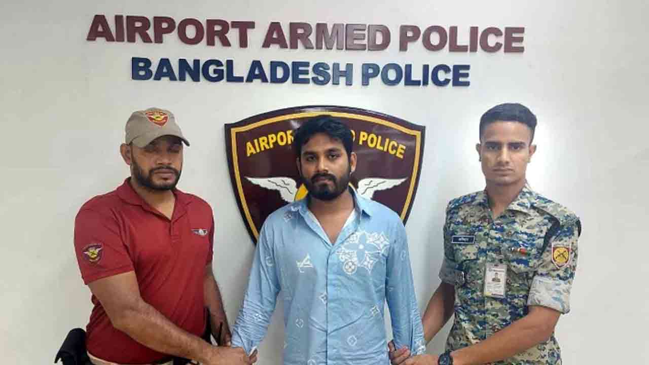 এপিবিএনের হাতে গ্রেপ্তার রবিন সরদার (ছবি সংগৃহীত)