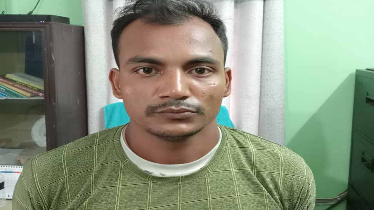 গ্রেপ্তার জাকির হোসেন সুমন (ফাইল ছবি)