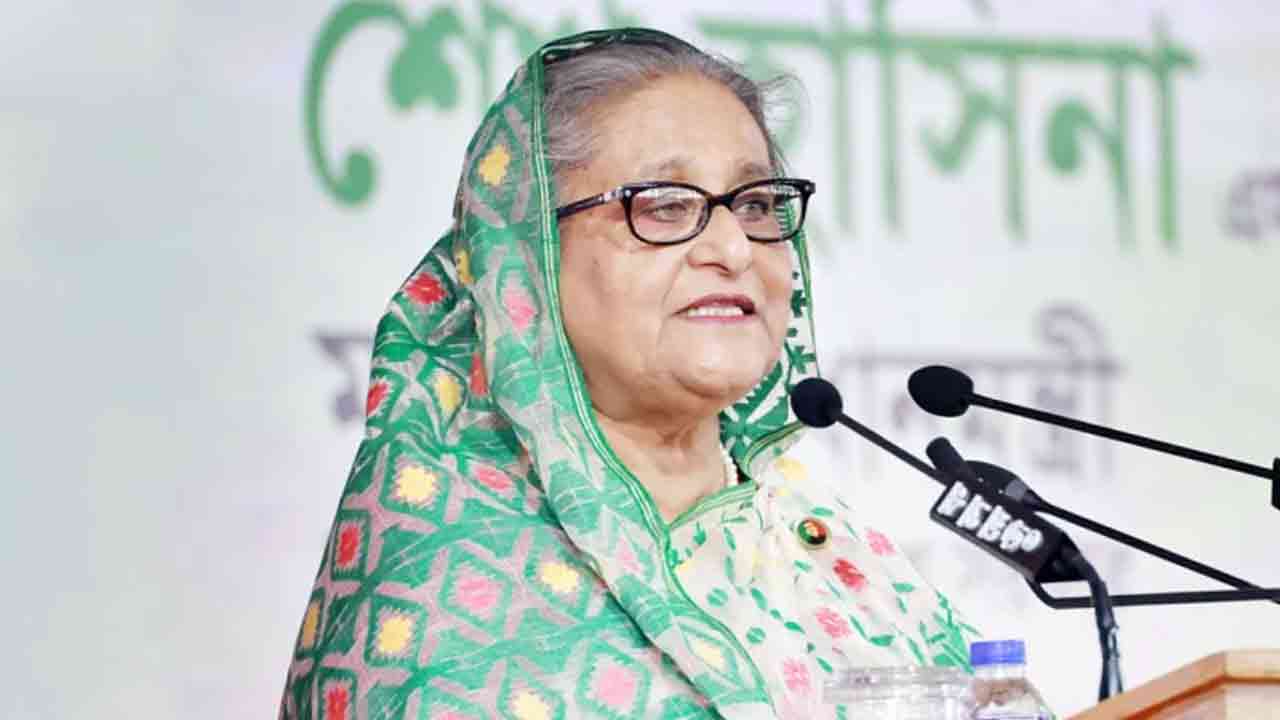 স্থানীয় সরকার দিবস উপলক্ষে আয়োজিত অনুষ্ঠানে প্রধানমন্ত্রী শেখ হাসিনা