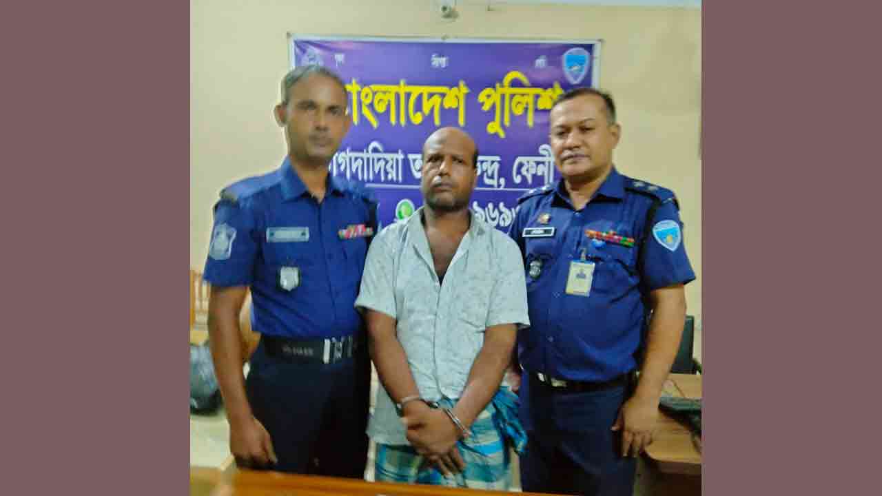 ফেনীতে ইয়াবা কারবারি গ্রেপ্তার