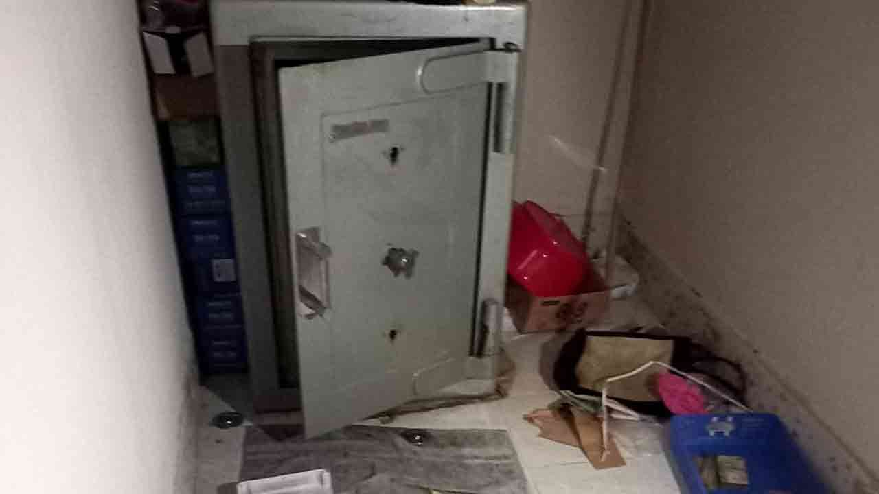 সরাইলে ইসলামী ব্যাংকের এজেন্ট শাখা থেকে ৯ লাখ টাকা চুরি