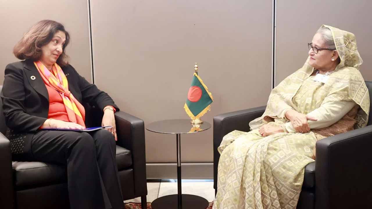 জাতিসংঘের সাধারণ অধিবেশনের ফাঁকে প্রধানমন্ত্রী শেখ হাসিনার সঙ্গে সাক্ষাতে উজরা জেয়া।