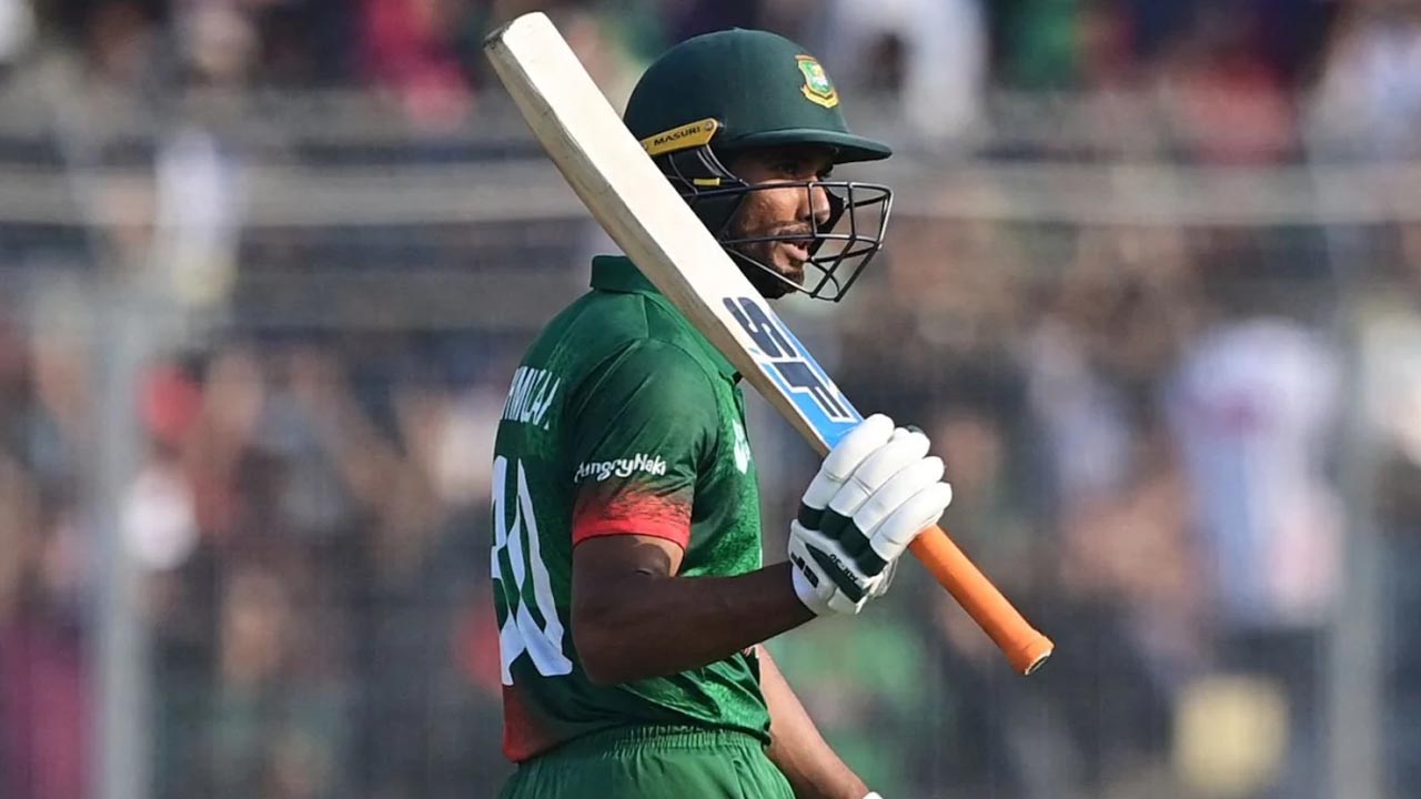 মাহমুদউল্লাহ রিয়াদ (১৮)