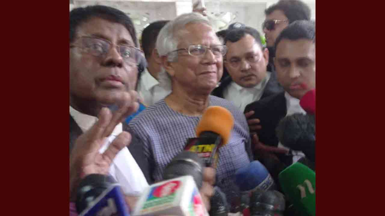 দুদকের জিজ্ঞাসাবাদ শেষে সাংবাদিকদের সঙ্গে কথা বলেন ড. মুহাম্মদ ইউনূস